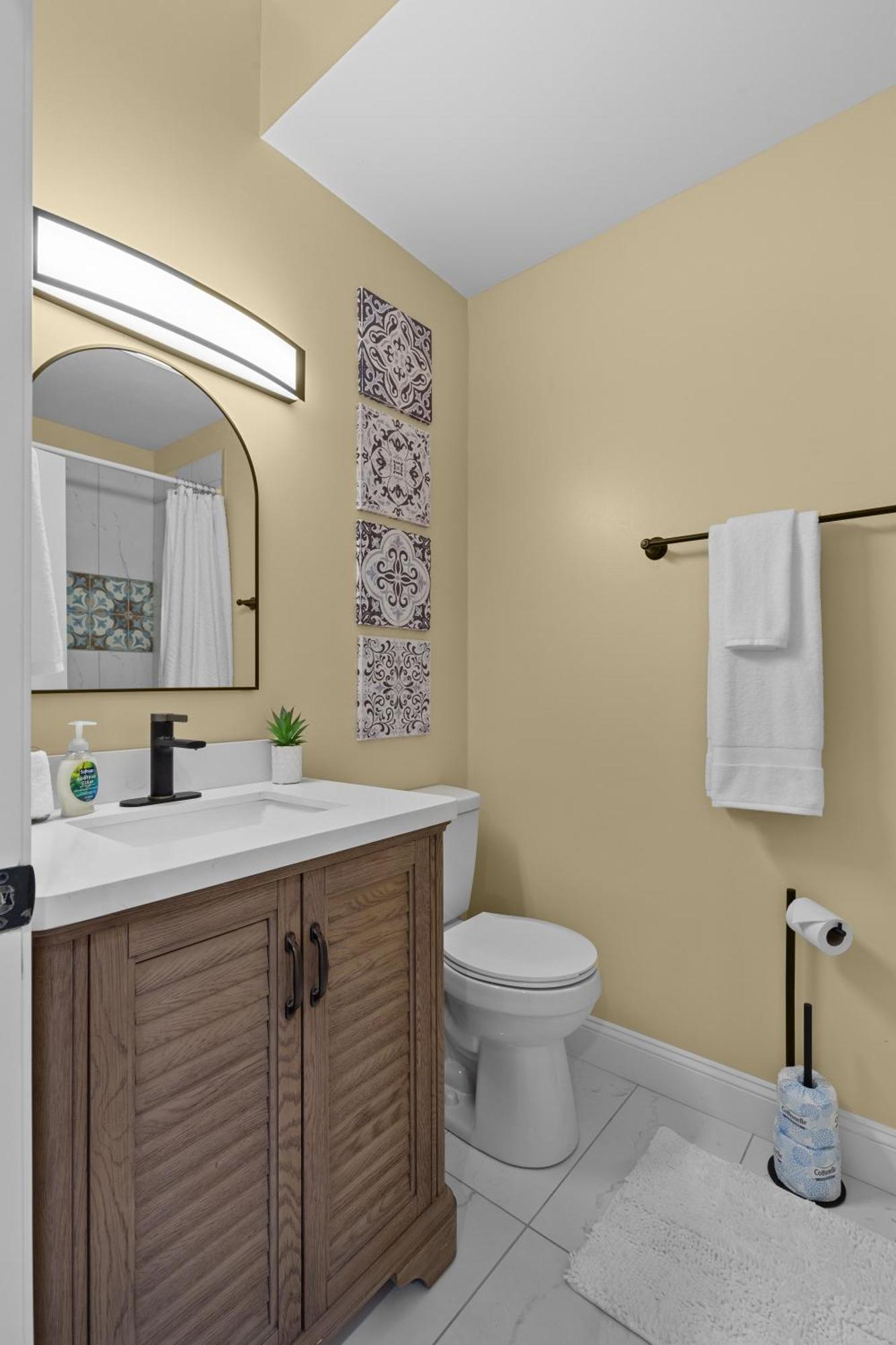 Red Brick Hideaway | Jz Vacation * Saint Louis