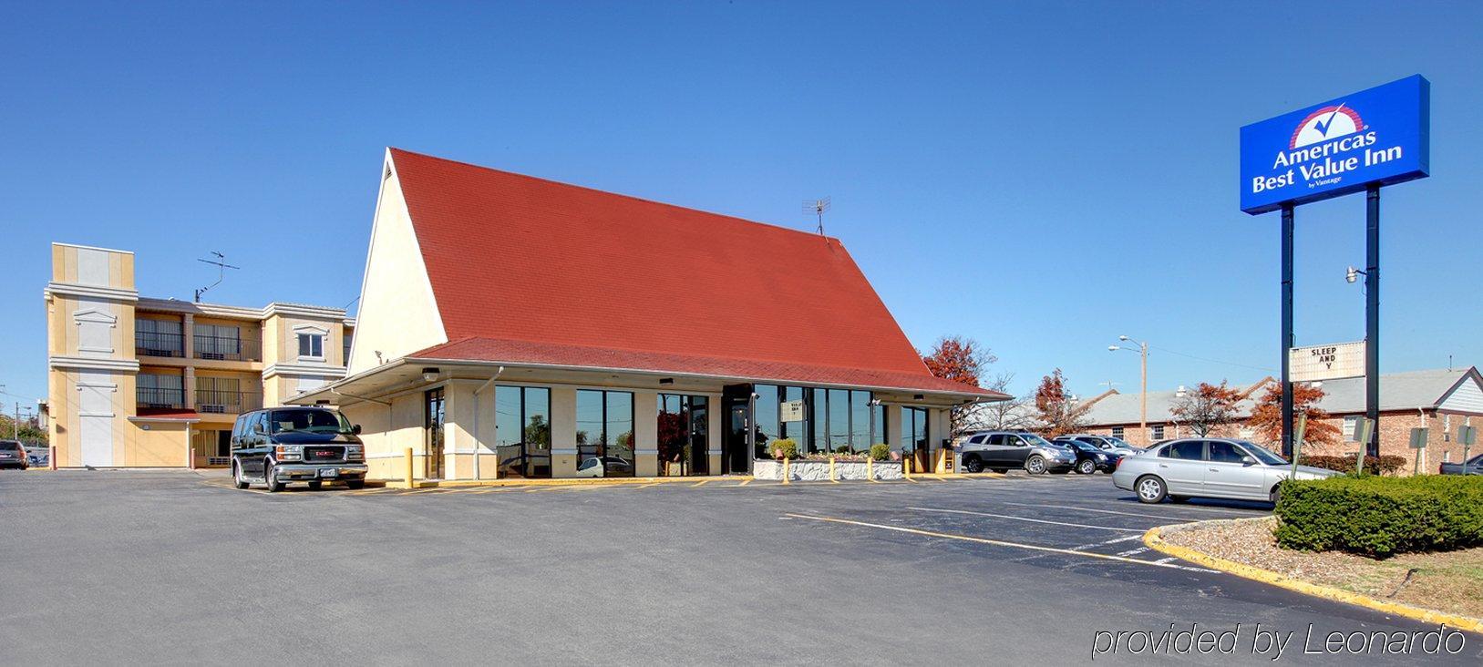Hotel Oyo St. Louis Lambert Airport