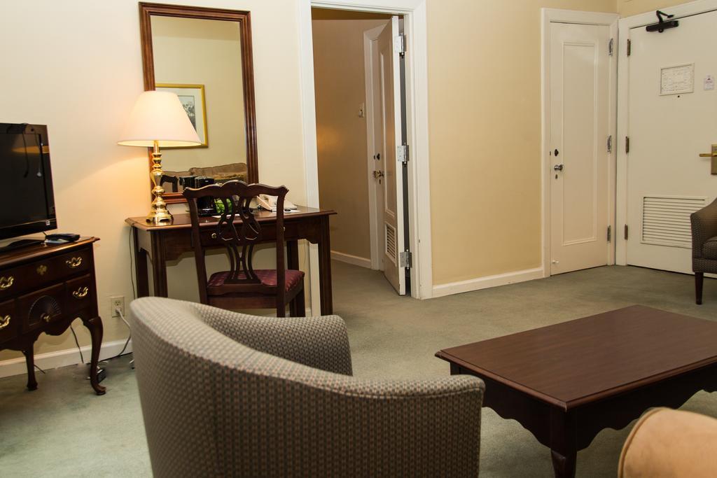 Hotel Missouri Athletic Club 3*