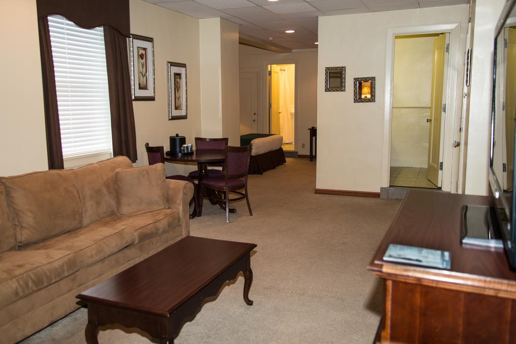 Hotel Missouri Athletic Club 3*