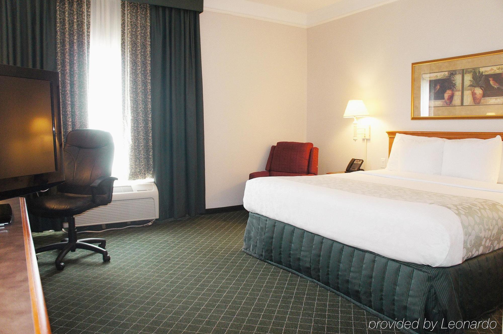 La Quinta By Wyndham Westport Hotel