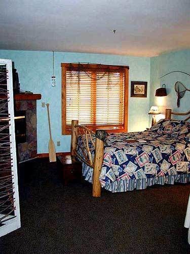 The At Grant's Trail Lodge