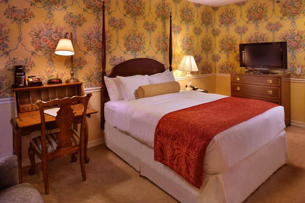 Hotel Seven Gables Inn, St Louis West, A Tribute Portfolio