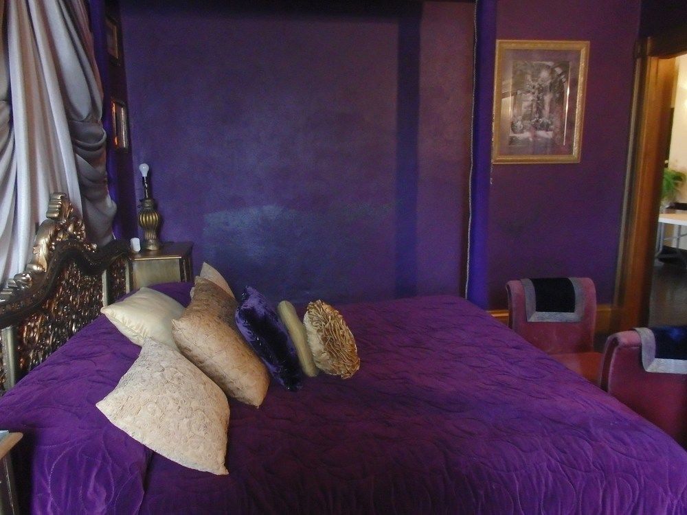 Bed & Breakfast West End