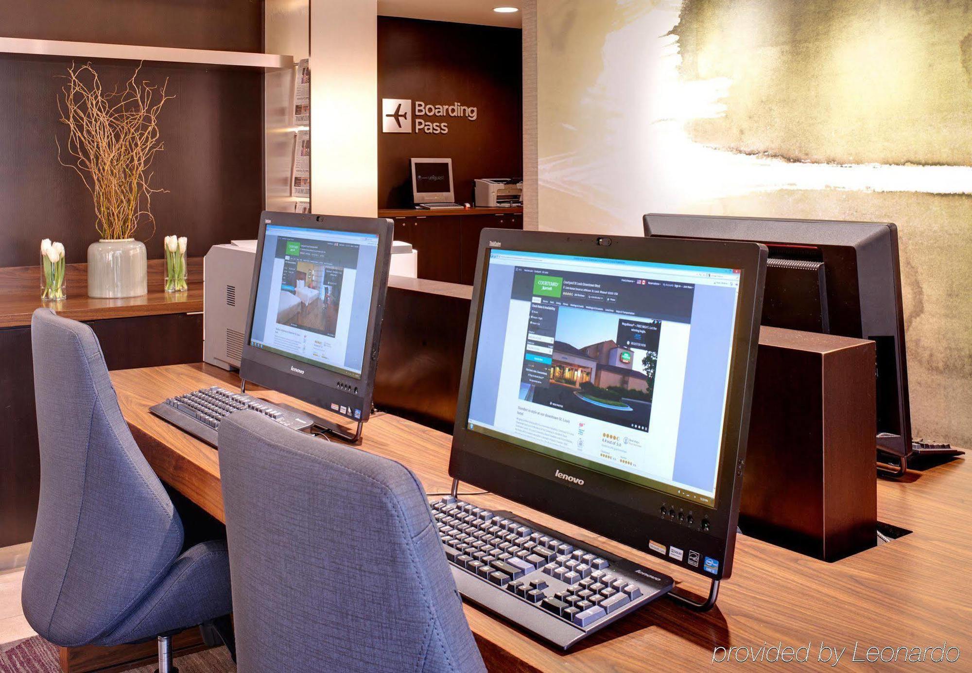 Courtyard By Marriott Downtown West Saint Louis