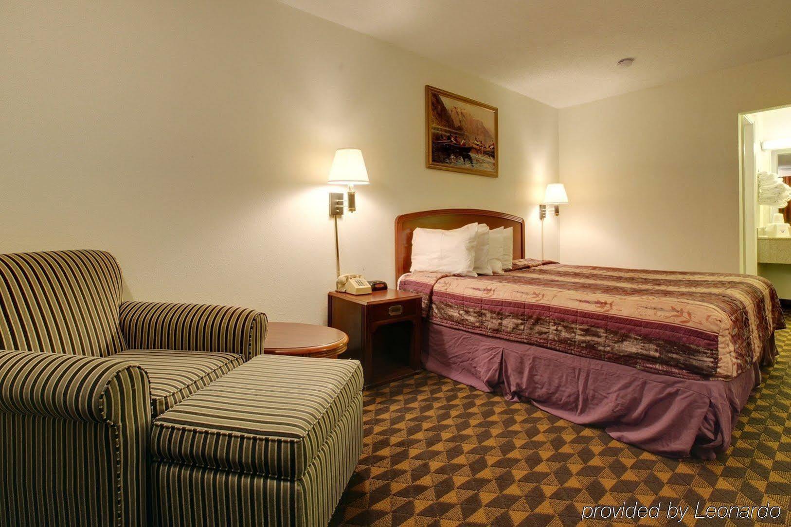 Hotel Oyo St. Louis Lambert Airport 2*