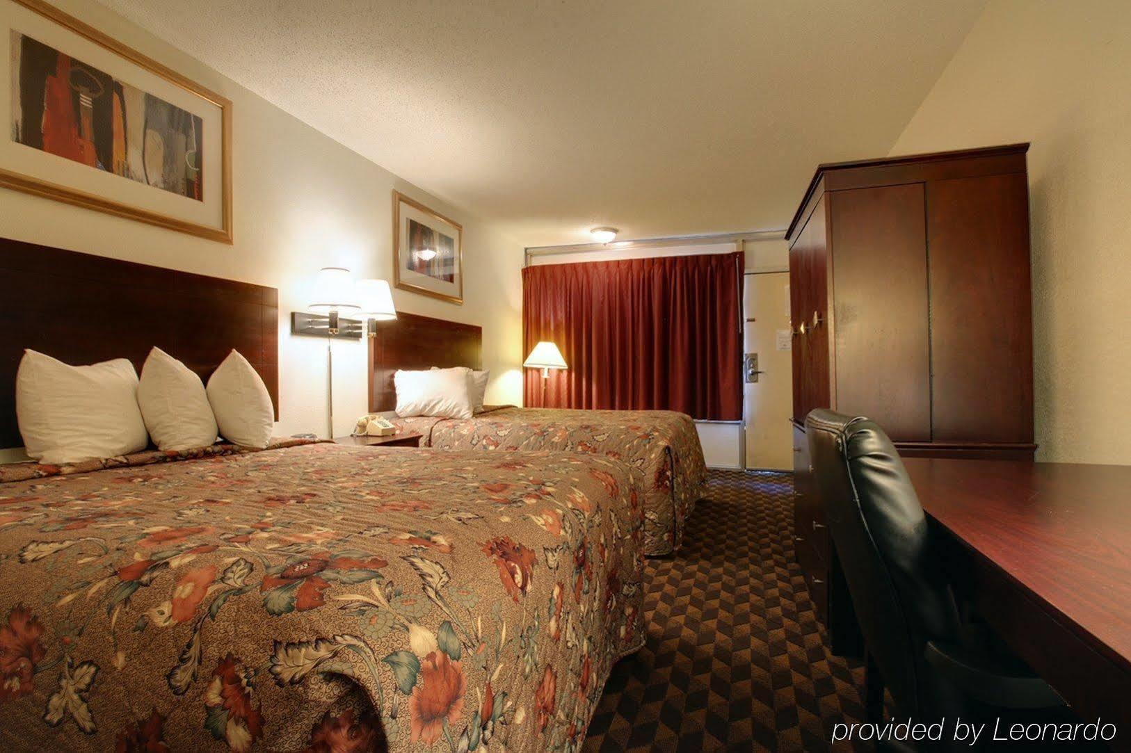 Oyo St. Louis Lambert Airport 2*