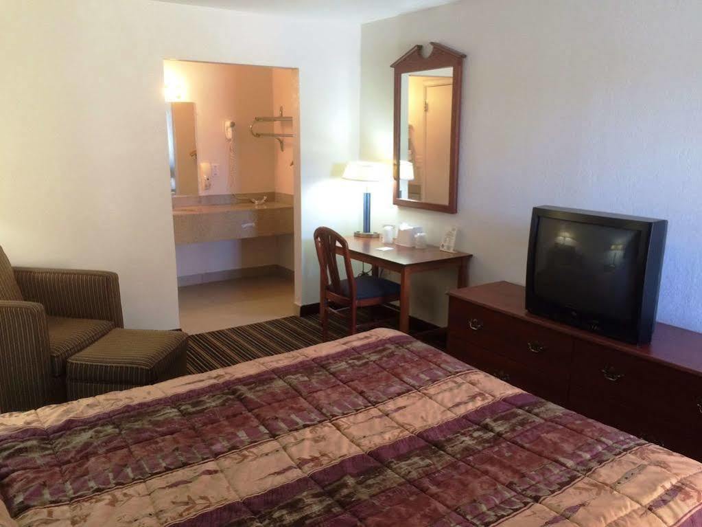 Hotel Oyo St. Louis Lambert Airport 2*