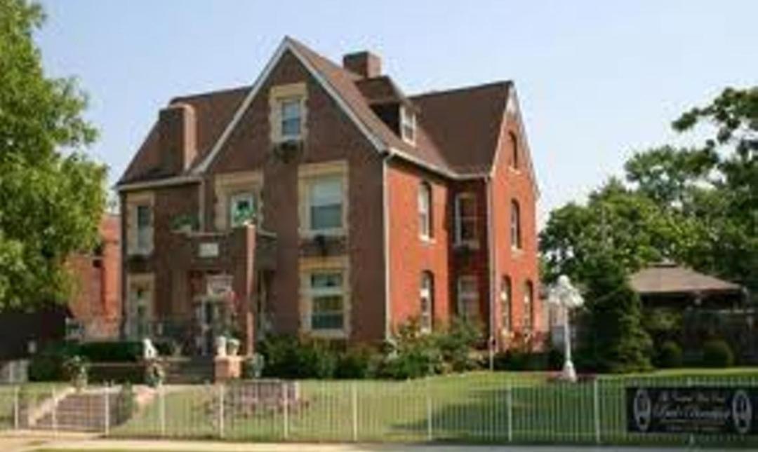 West End Saint Louis