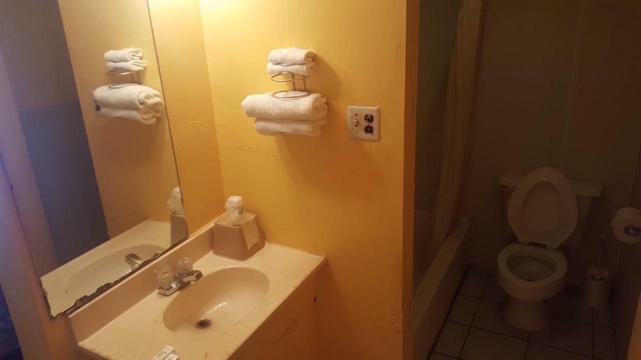 Motel Guest Host 2*