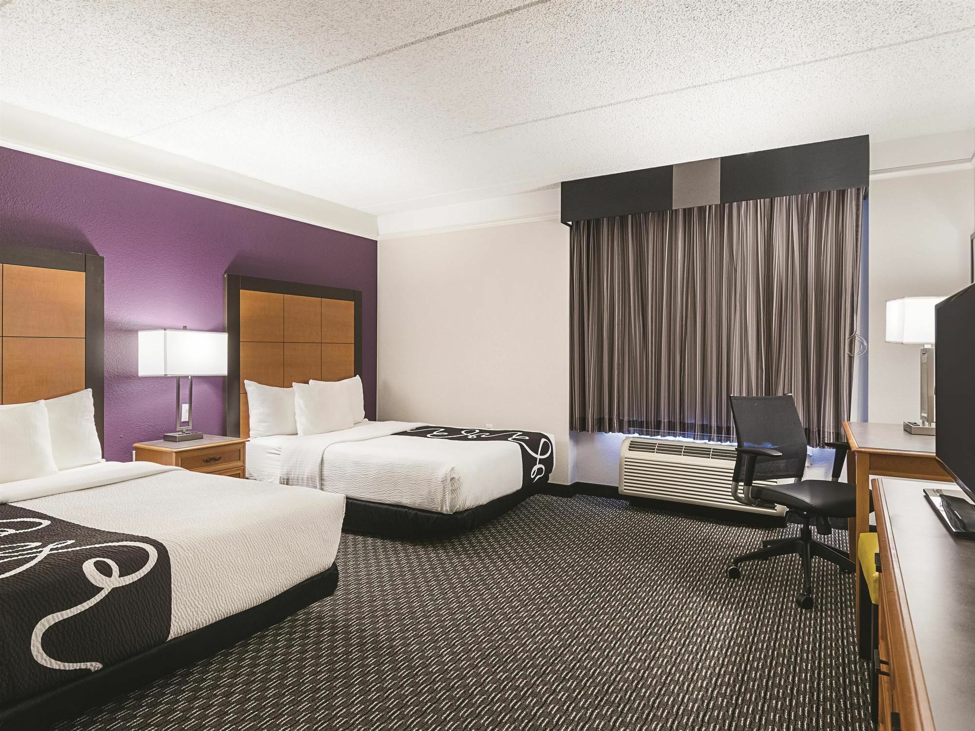 La Quinta By Wyndham Westport Hotel 3*