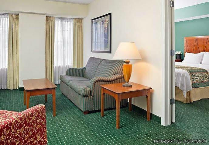 By Marriott Downtown Saint Louis