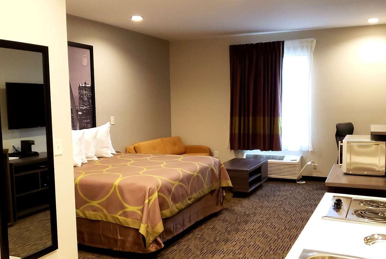 Hotel Super 8 By Wyndham North Saint Louis