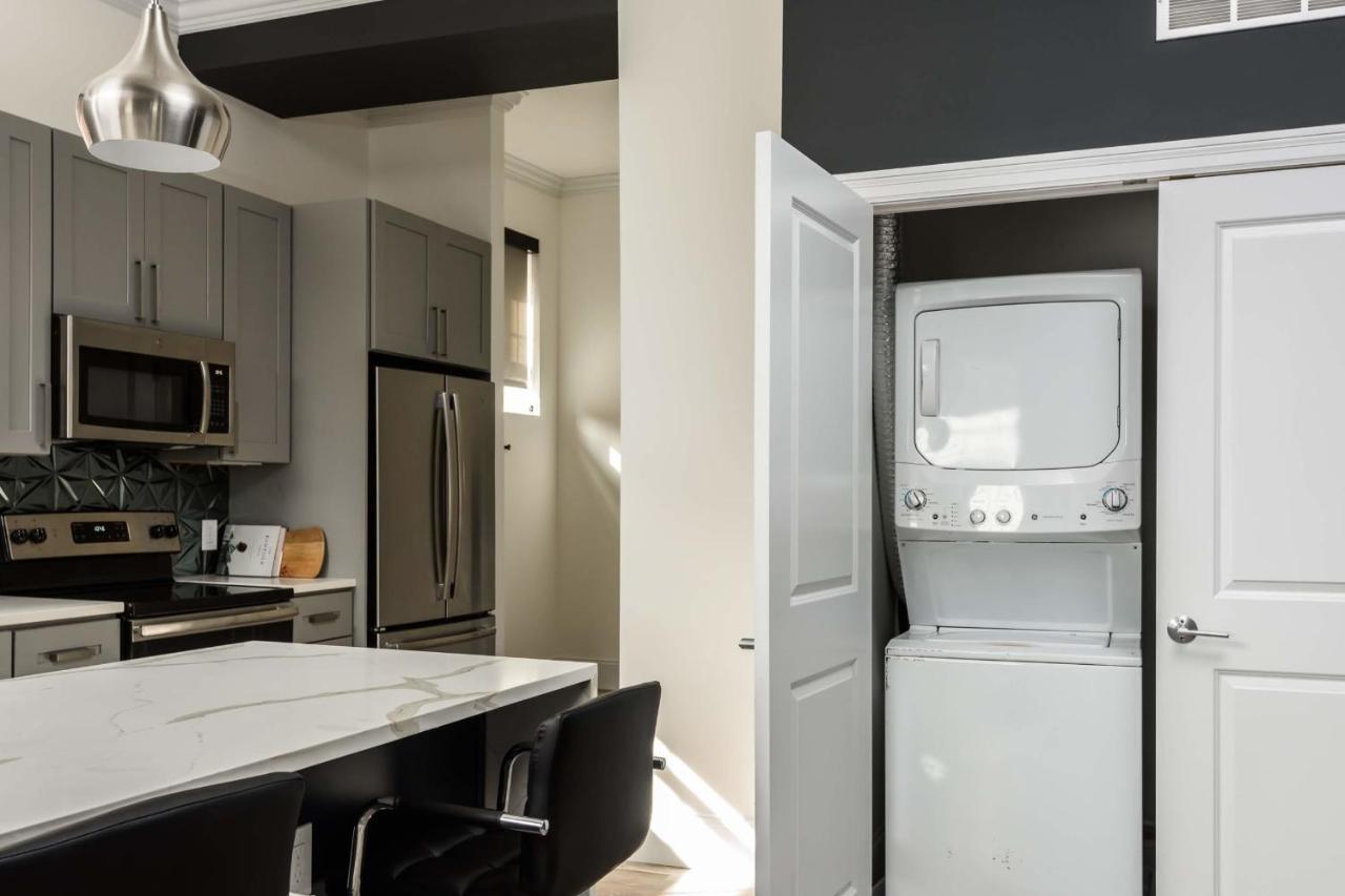 Apartment Frontdesk Beautiful 1 Bedroom Apt With View