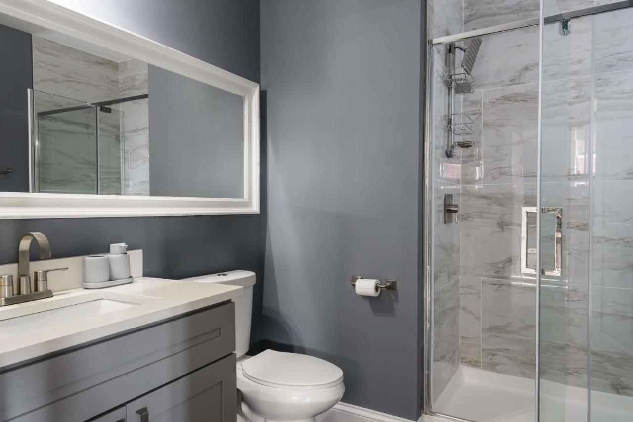 Frontdesk Beautiful 1 Bedroom Apt With View Apartment