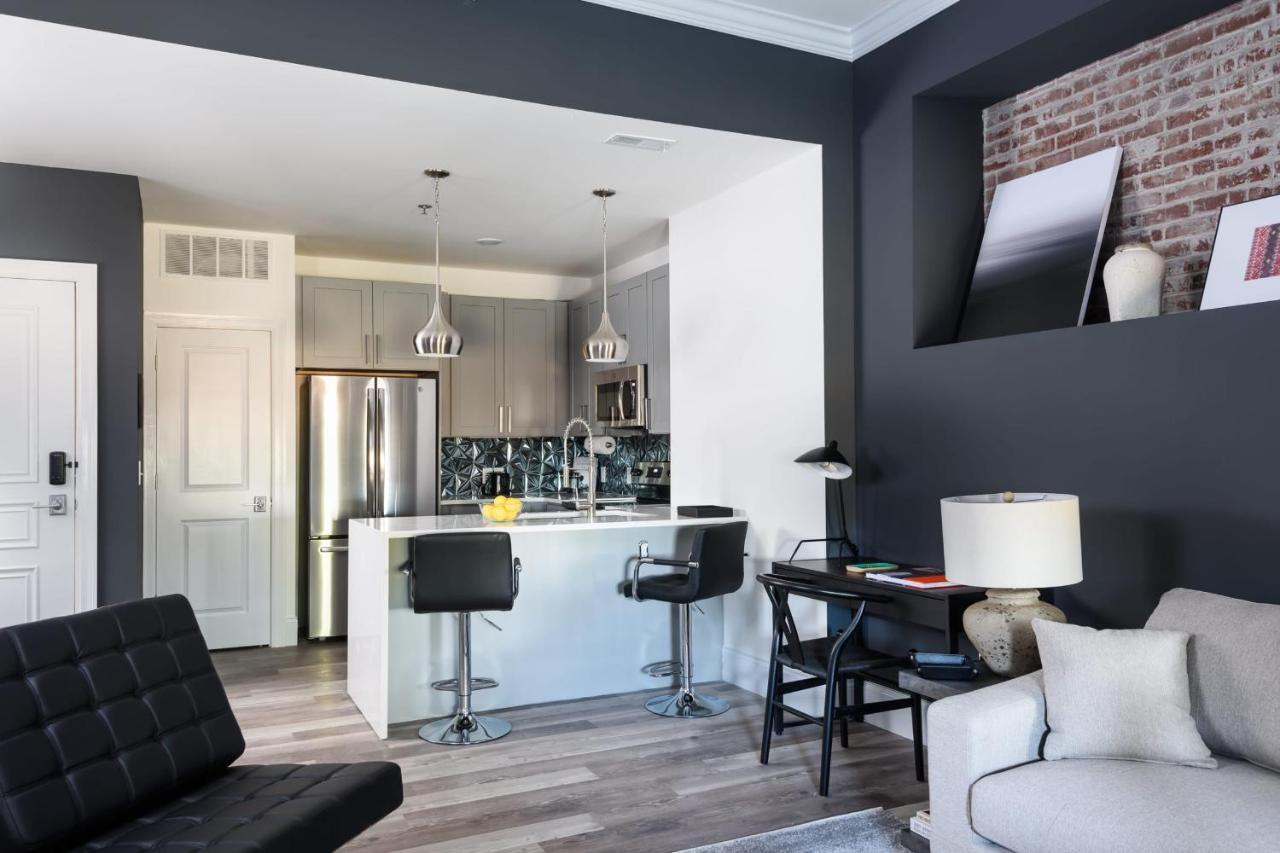 Frontdesk Revamped 1 Bedroom Apt By The Gate District *