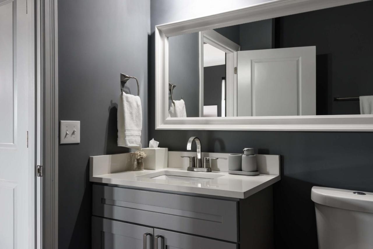 Apartment Frontdesk Beautiful 1 Bedroom Apt With View