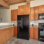 Frontdesk Open 2 Bedroom Apt Near Busch Stadium