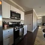 Cozy 2Br-1Ba Backyard & King Bed