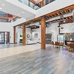 2Br Loft-Parking-Gym-Roof Deck-3M