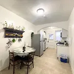 Garden Style Studio @ Forest Park & City!