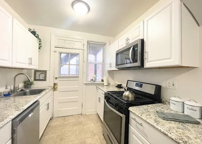 Garden Style Studio @ Forest Park & City!
