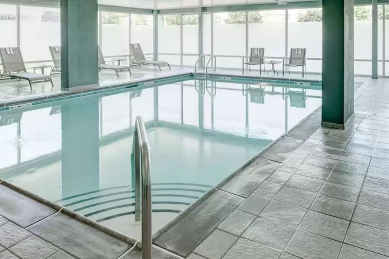 Hampton & At Forest Park Hotel 3*