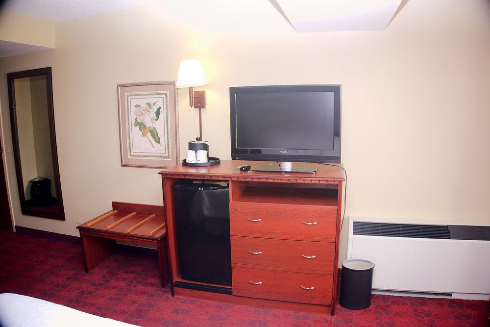 Hampton St Louis- At The Arch Hotel Saint Louis