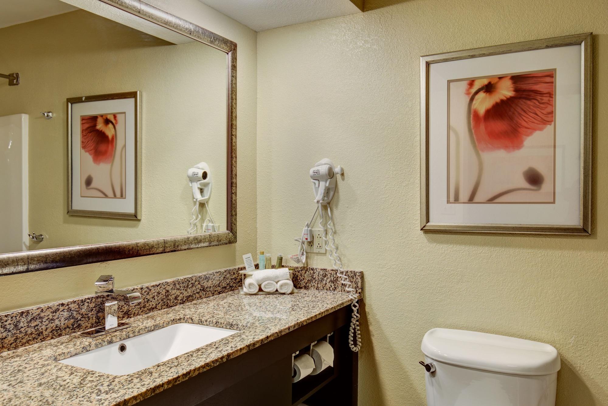 Comfort & Hotel Saint Louis