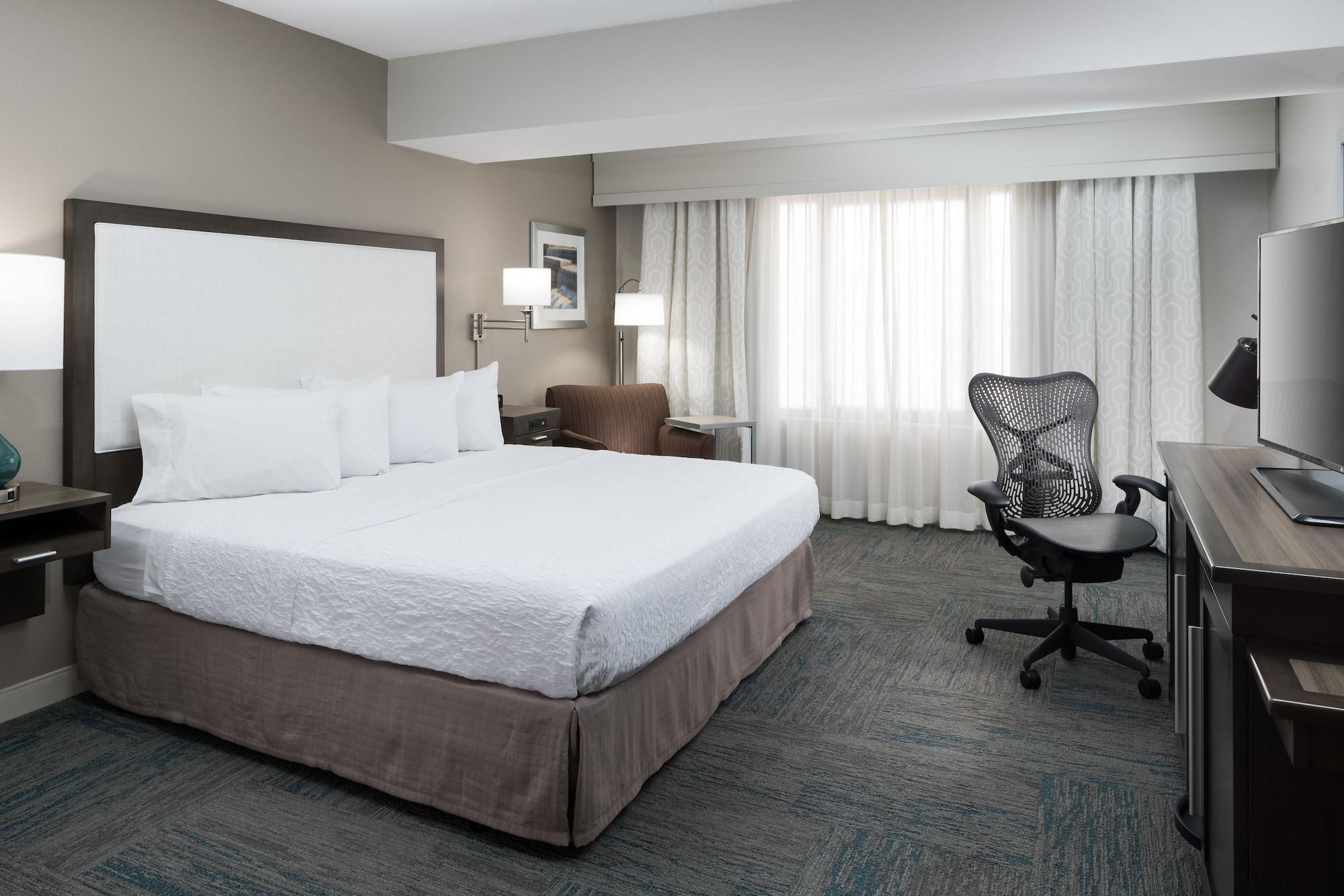 Hampton St Louis- At The Arch Hotel Saint Louis