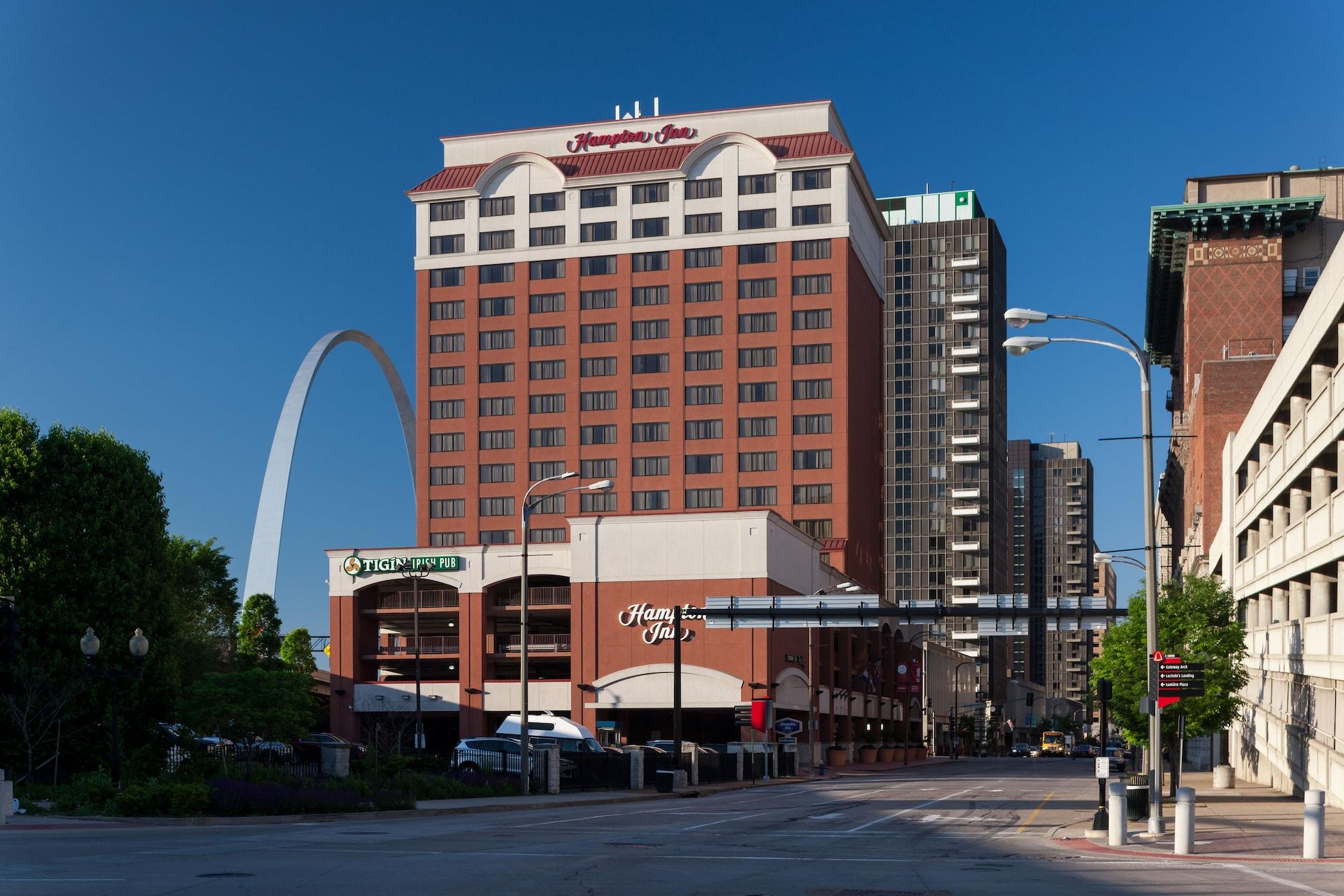 Hampton St Louis- At The Arch Hotel Saint Louis