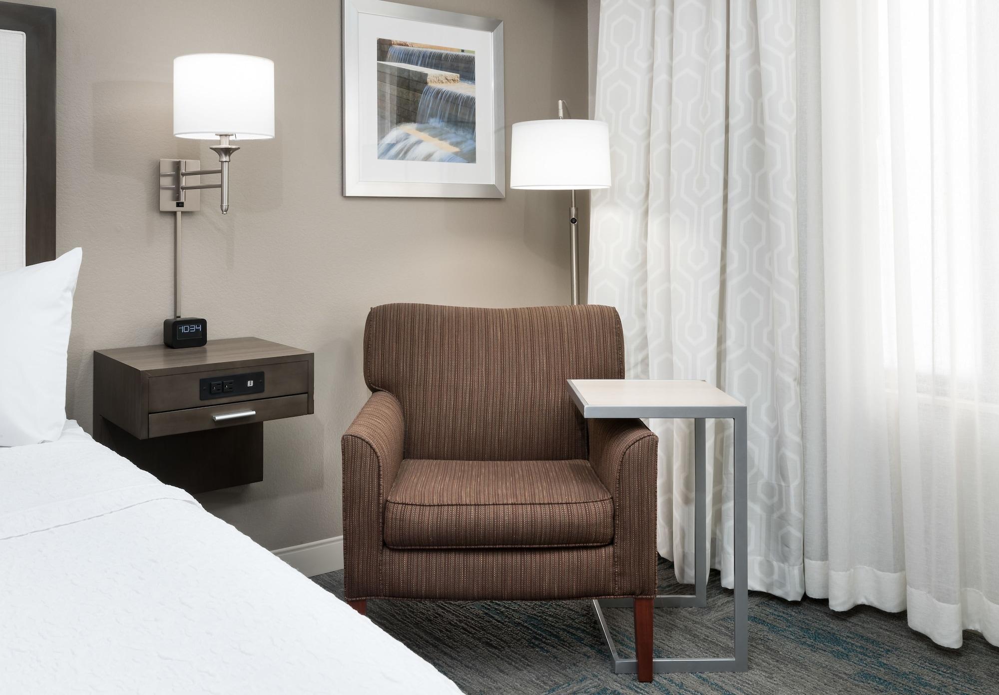 Hampton St Louis- At The Arch Hotel Saint Louis