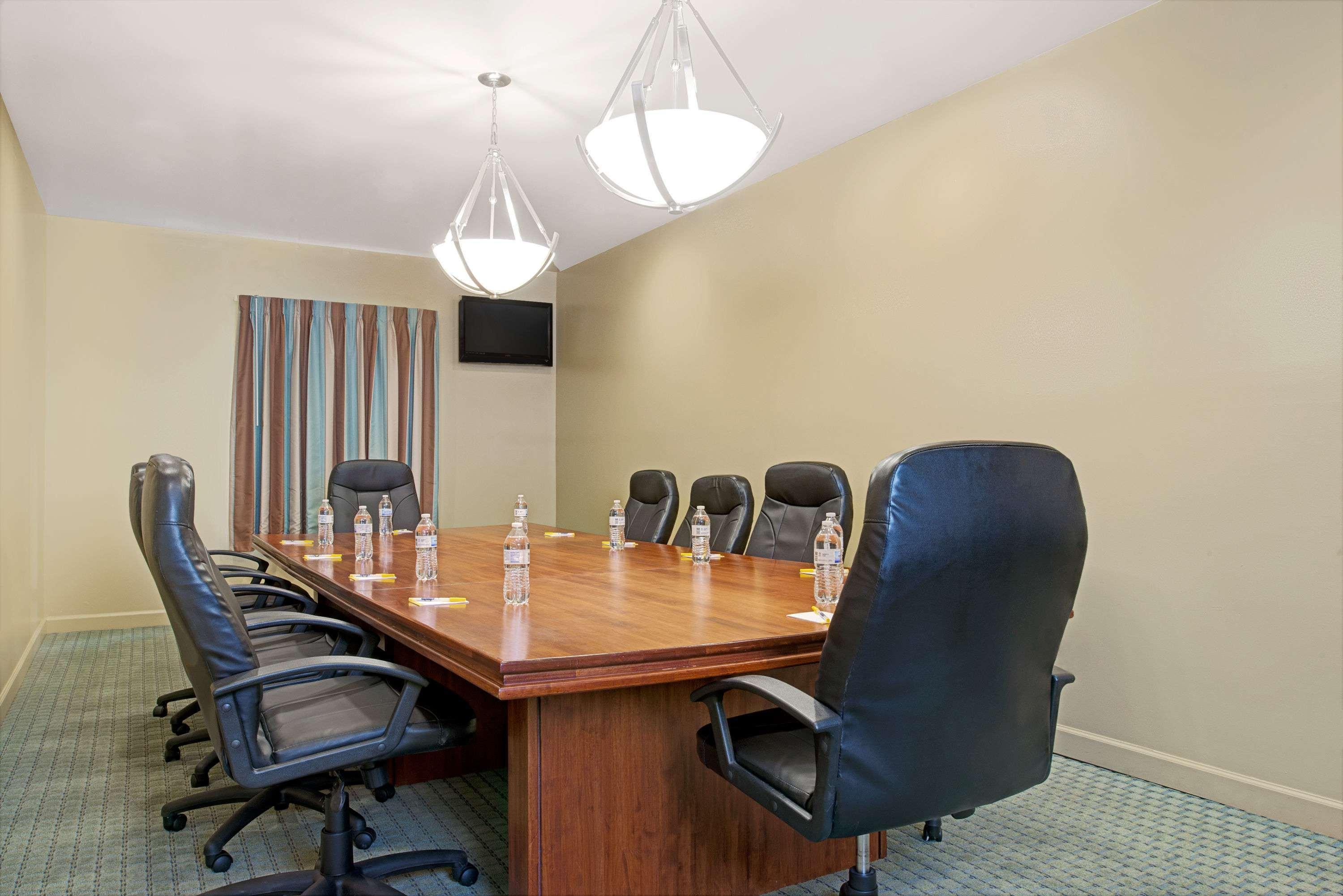 Days By Wyndham Downtown 2* Saint Louis