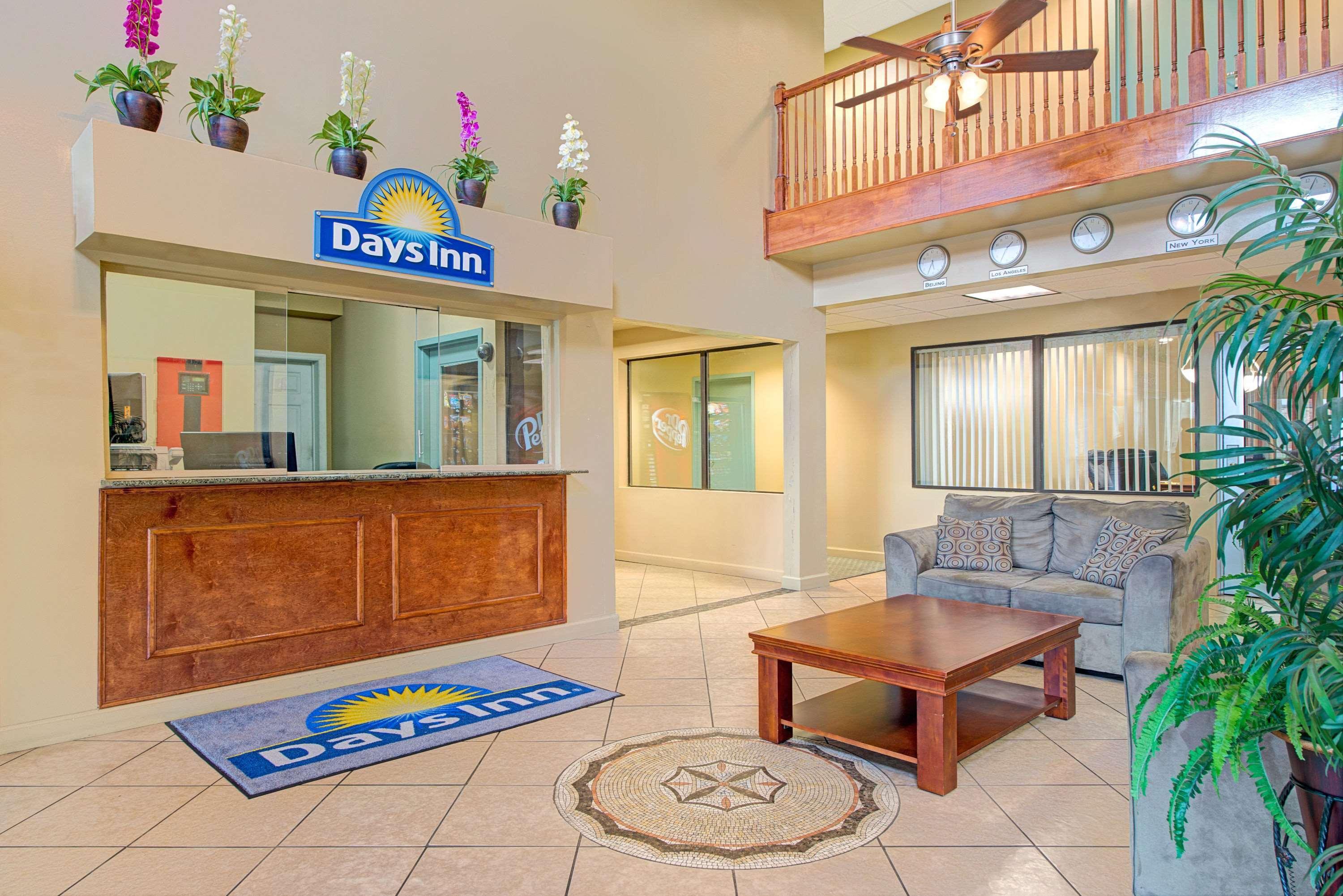 Hotel Days By Wyndham Downtown 2*