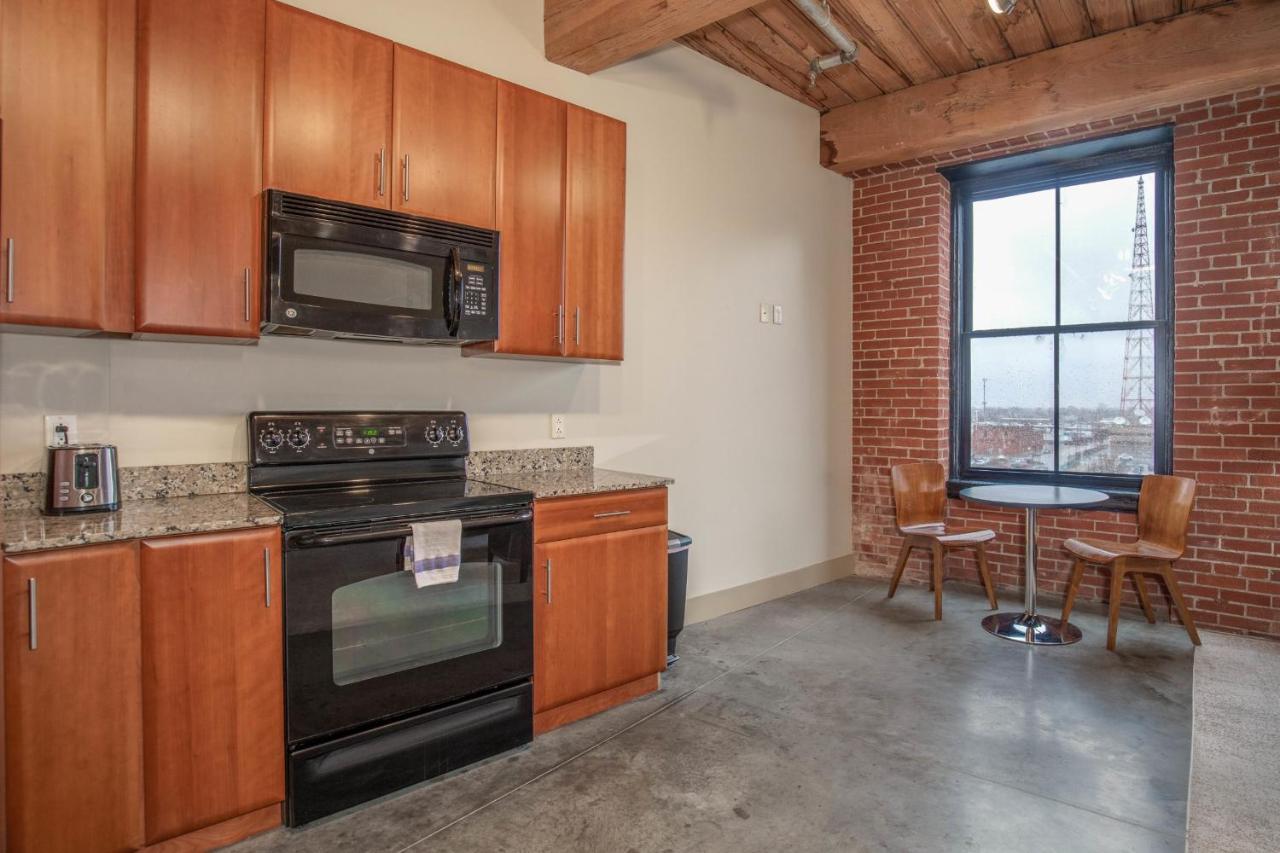 Frontdesk Open 2 Bedroom Apt Near Busch Stadium * Saint Louis