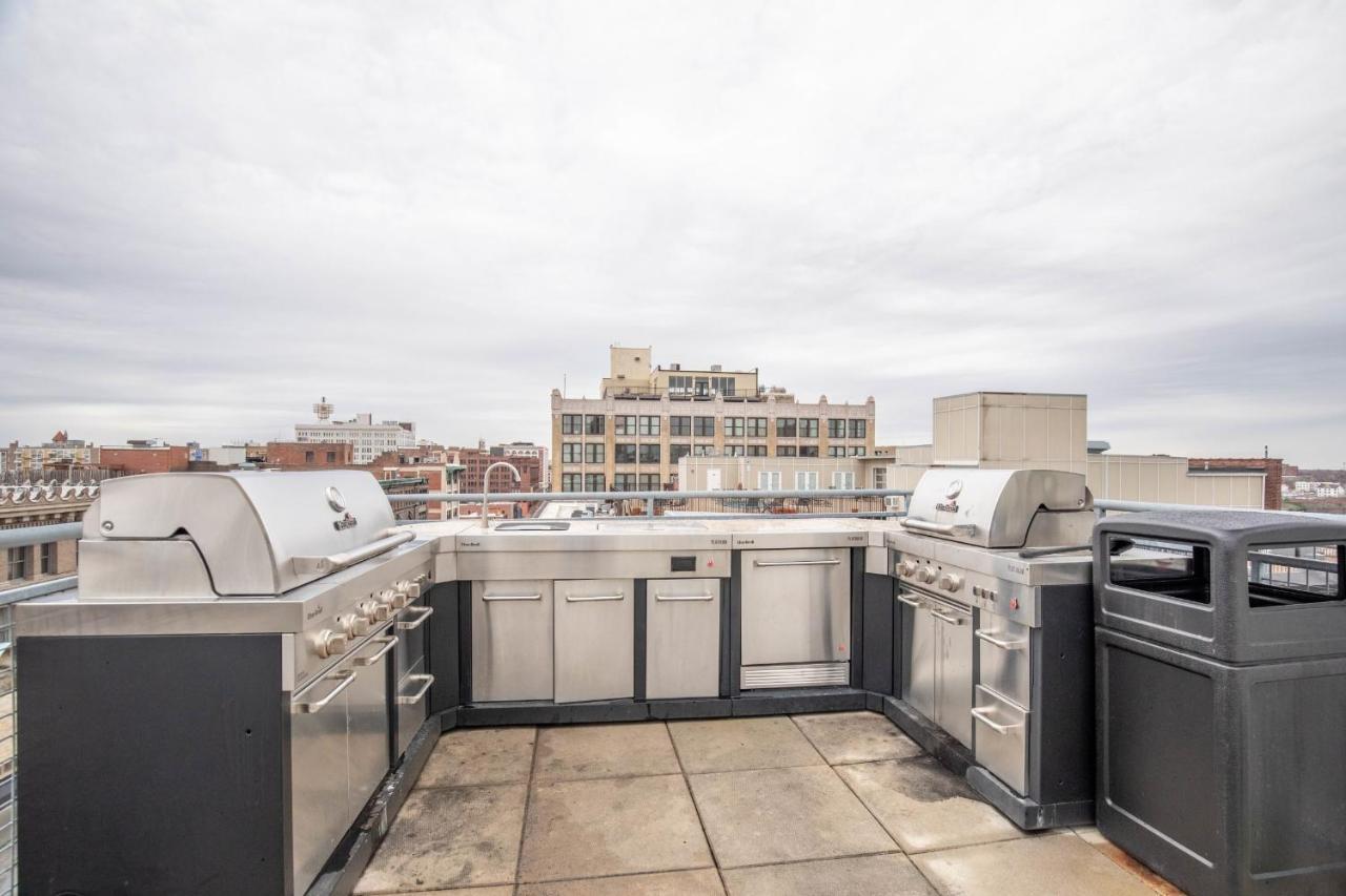 Frontdesk Open 2 Bedroom Apt Near Busch Stadium