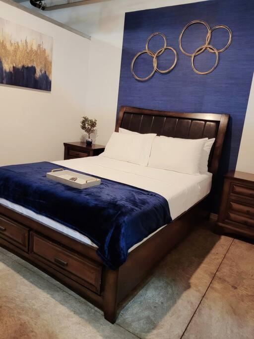 Staycation City Loft Free Gated Parking Apartment *