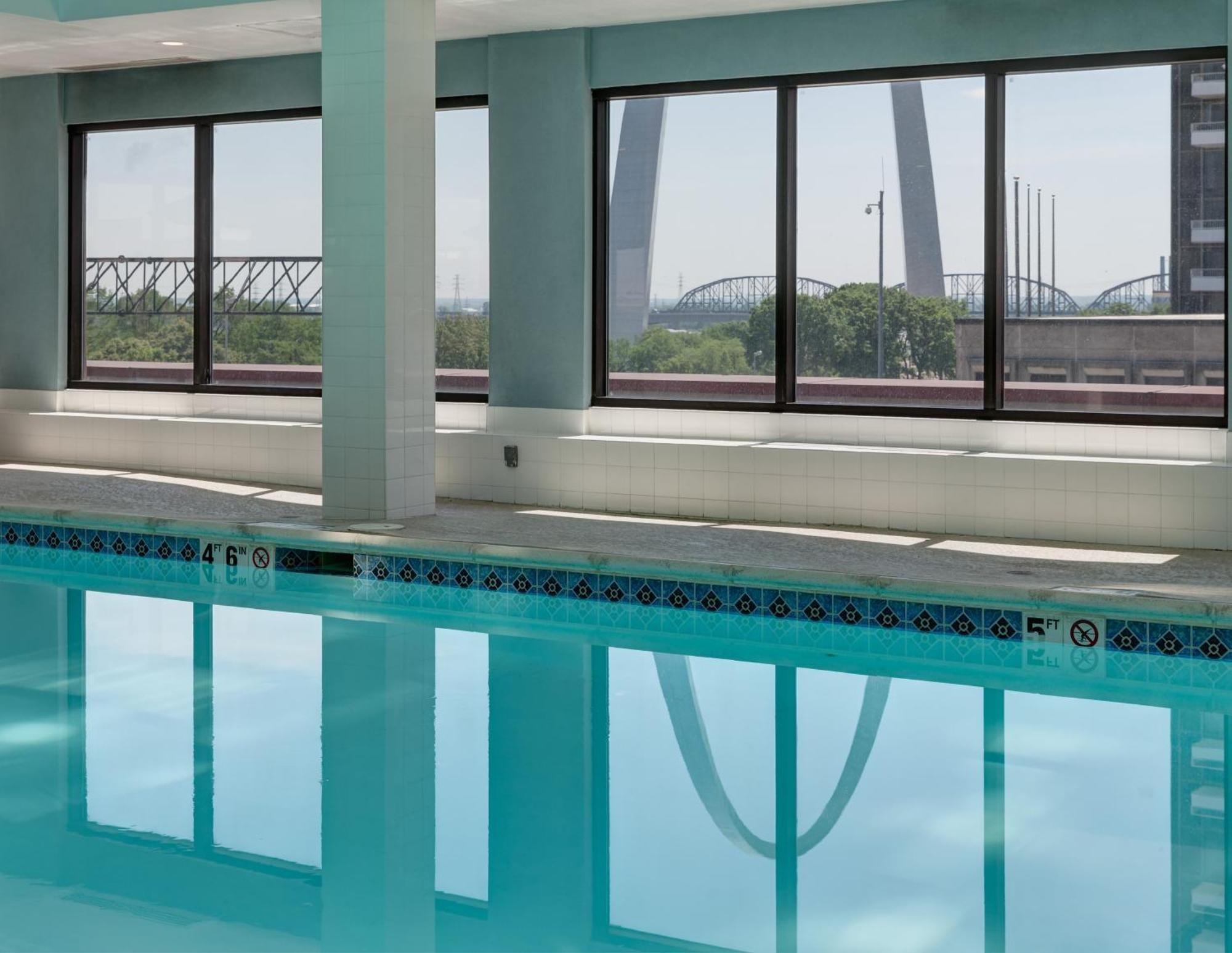 Hampton St Louis- At The Arch Hotel 3*