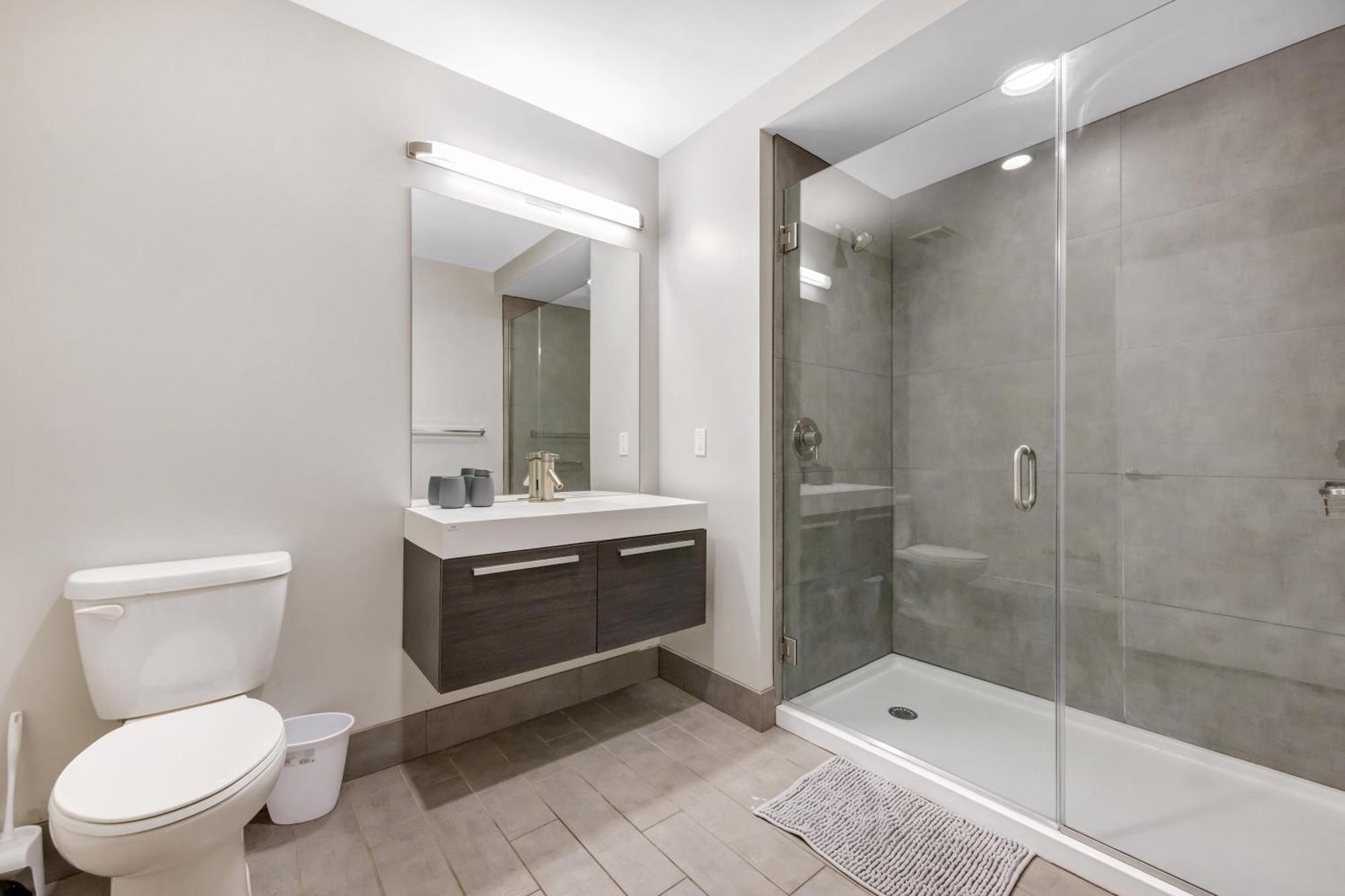 Towers 2103 I Luxury I Stunning Views! * Saint Louis