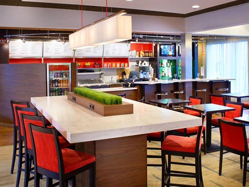 Courtyard By Marriott Downtown West