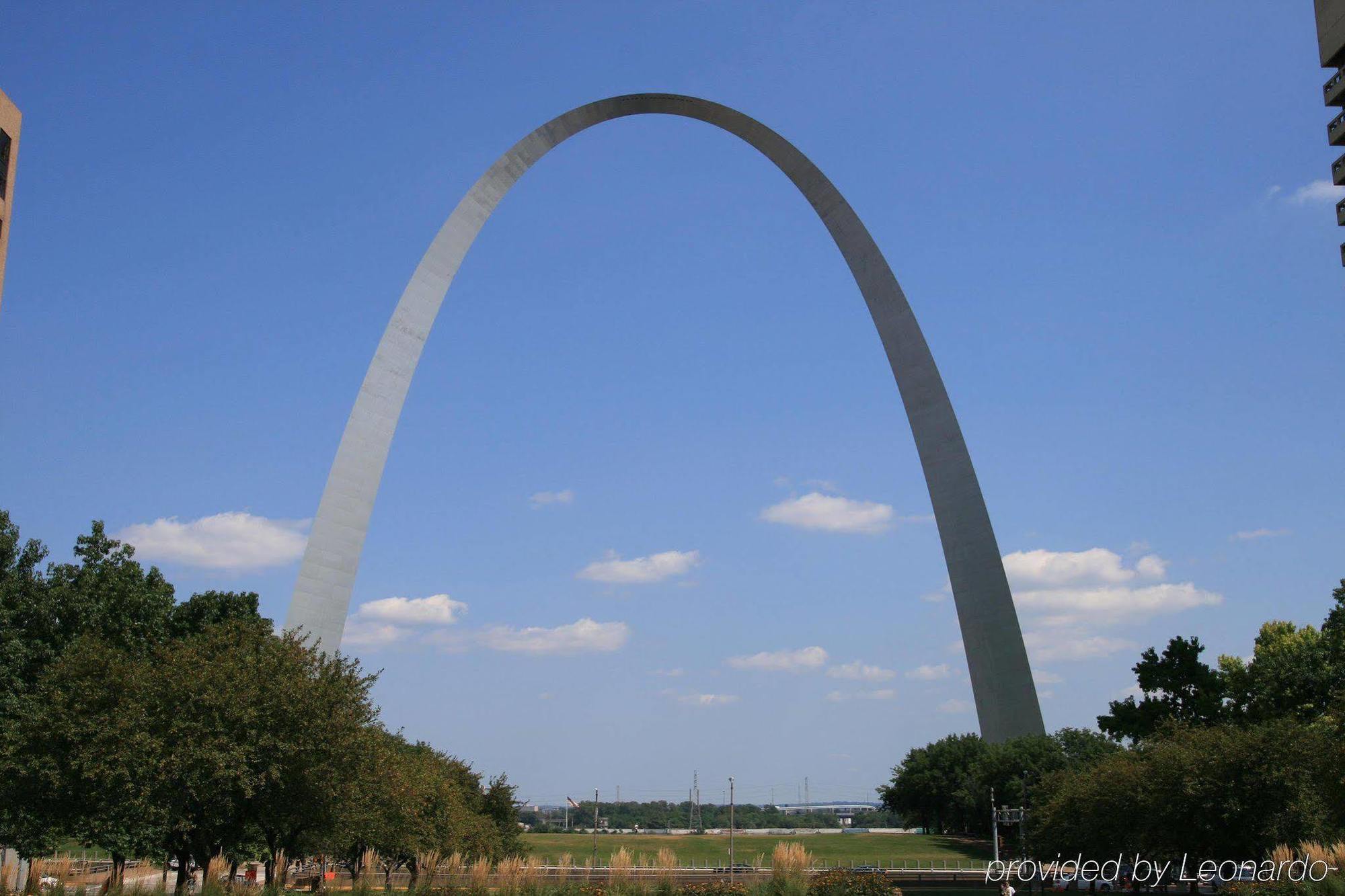 Hampton St Louis- At The Arch