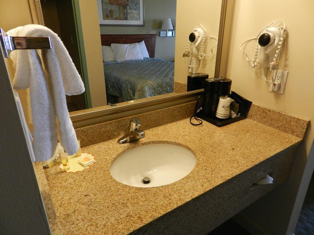 Days By Wyndham Downtown Hotel Saint Louis