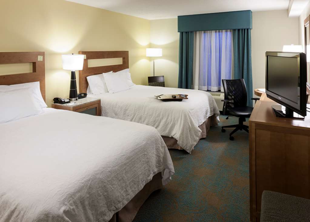 Hotel Hampton & At Forest Park 3*