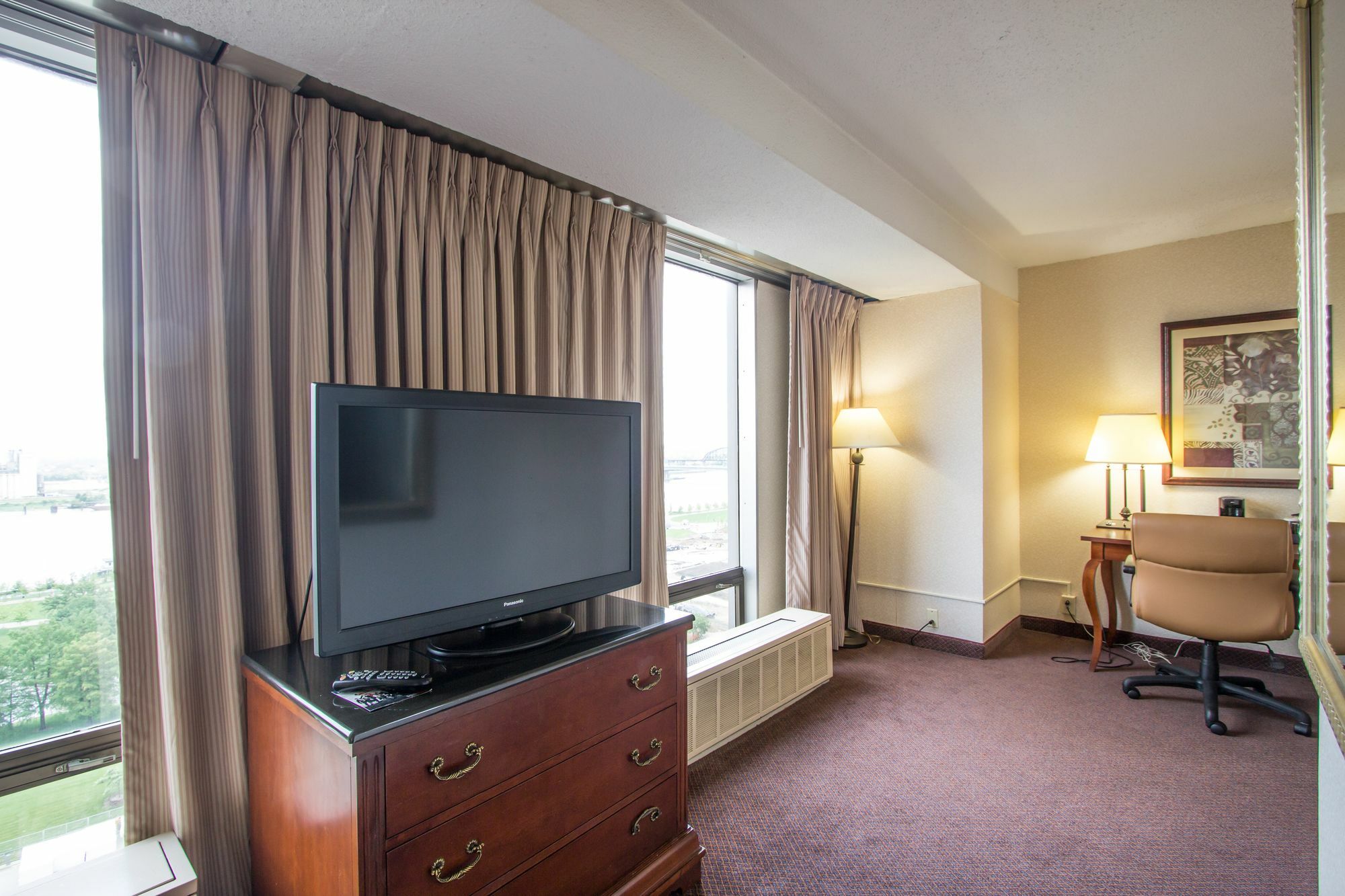 Place Downtown Hotel 3*