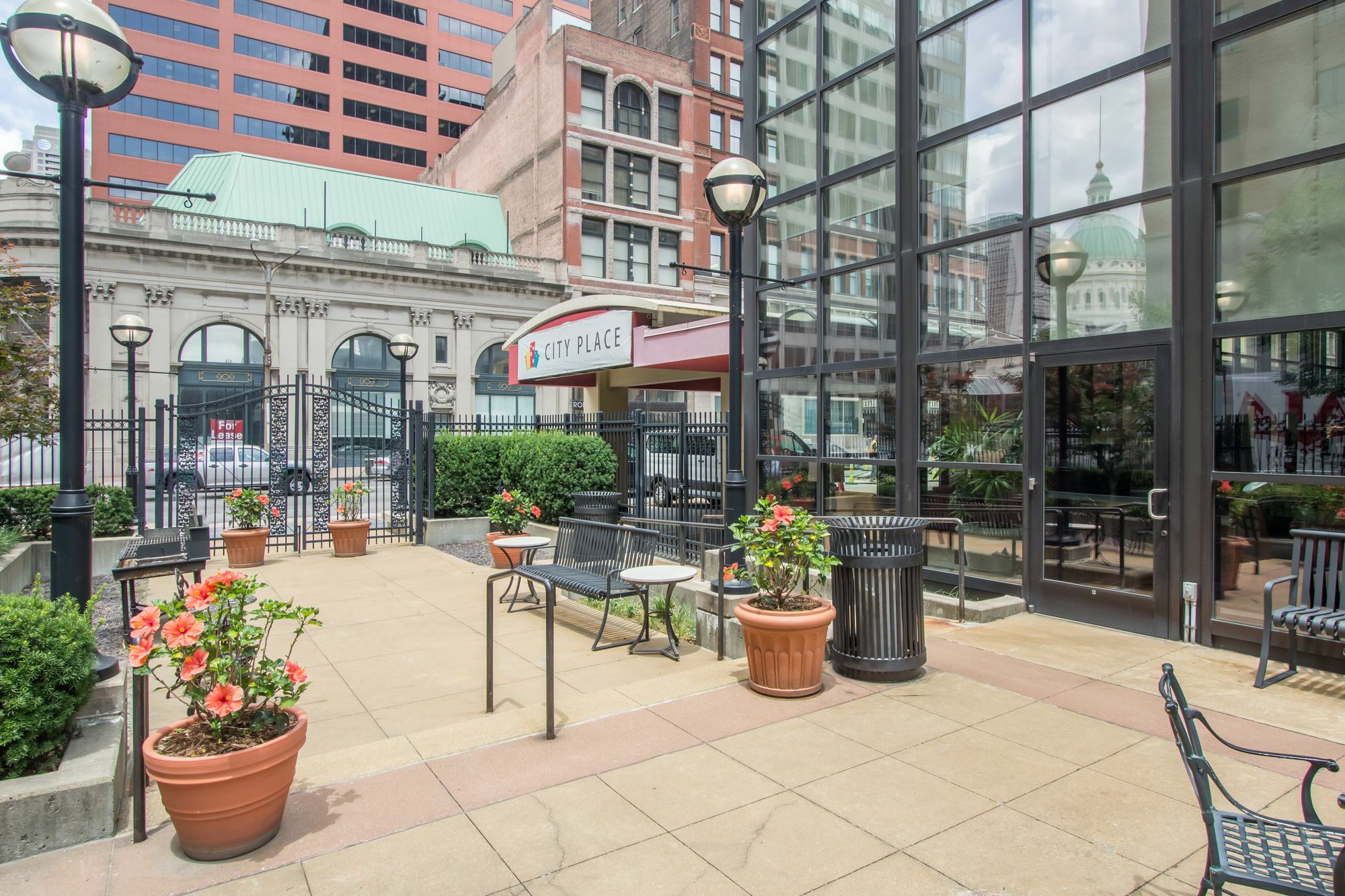 Hotel Place Downtown