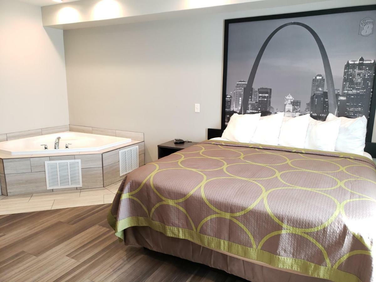 Hotel Super 8 By Wyndham North Saint Louis