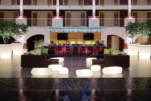 Hotelumiere At The Arch Hotel 4*