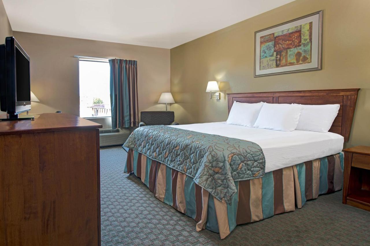 Days By Wyndham Downtown Hotel 2*